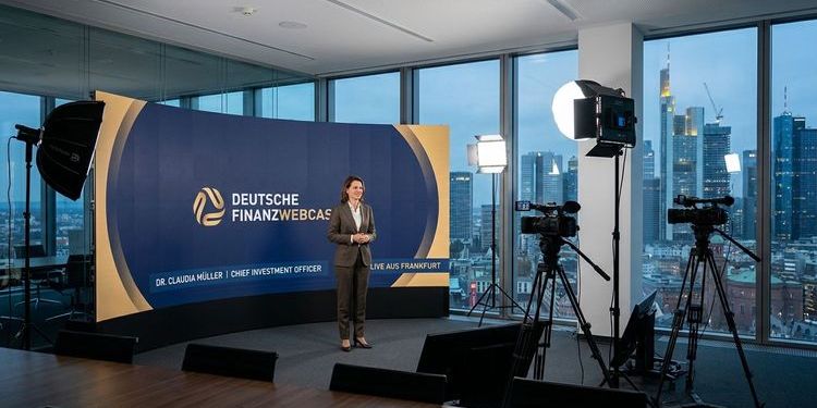 Webcasts in the financial sector: compliance, security and content ROI on one platform